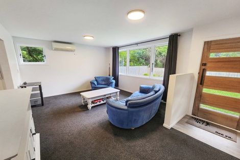 Photo of property in 2/5 Coates Grove, Silverstream, Upper Hutt, 5019
