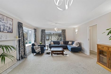 Photo of property in 2/2 Valley Road, Cashmere, Christchurch, 8022