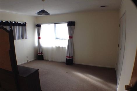 Photo of property in 11 Santiago Crescent, Unsworth Heights, Auckland, 0632