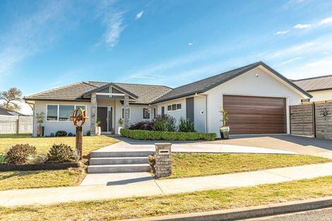 Photo of property in 34 Tirimoana Place, Otamatea, Whanganui, 4501