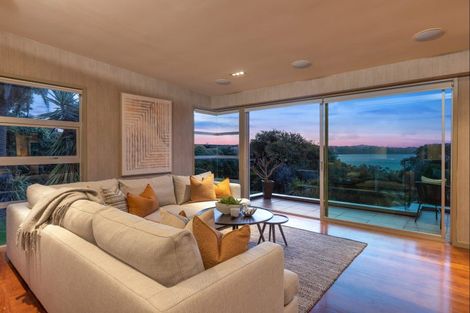 Photo of property in 42a Tindalls Bay Road, Tindalls Beach, Whangaparaoa, 0930