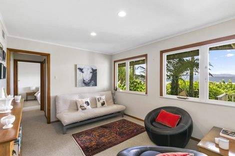 Photo of property in 29 Fortification Road, Karaka Bays, Wellington, 6022