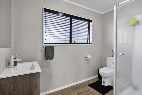 Photo of property in 9 County Drive, Hawera, 4610