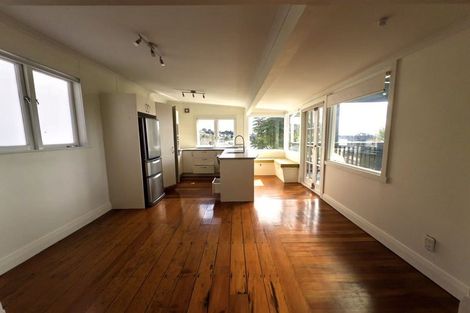 Photo of property in 189 Titirangi Road, Titirangi, Auckland, 0604