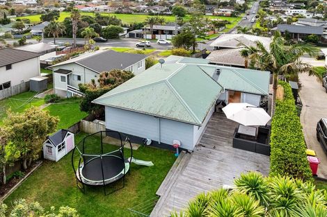 Photo of property in 2/28 Bay Street, Red Beach, 0932