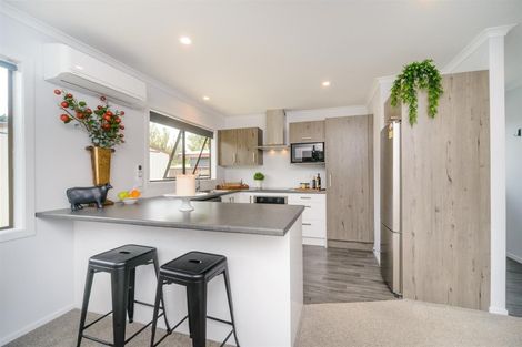 Photo of property in 62 Bridge Street, Bulls, 4818