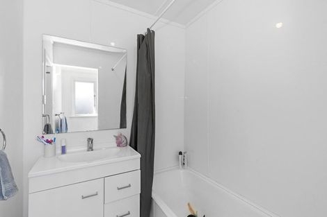 Photo of property in 145 Cambridge Street, Levin, 5510