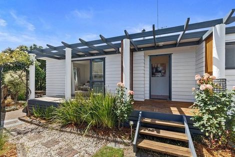 Photo of property in 25 Lucerne Place, Welcome Bay, Tauranga, 3112