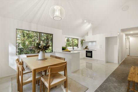 Photo of property in 2/48 Park Hill Road, Birkenhead, Auckland, 0626