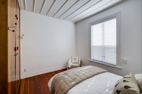 Photo of property in 407 Marine Parade, Napier South, Napier, 4110