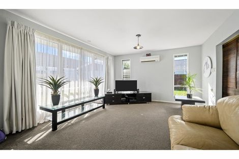Photo of property in 2/59 Winters Road, Redwood, Christchurch, 8051