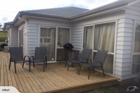 Photo of property in 7 Sauterne Road, Kumeu, 0810