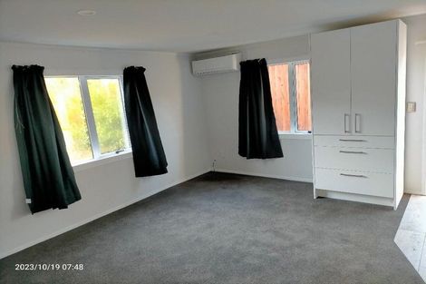 Photo of property in 22 Raymond Terrace, Northcote, Auckland, 0627