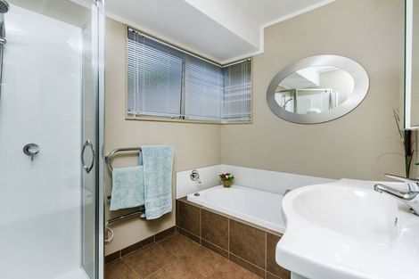 Photo of property in 18 Carnmore Place, Torbay, Auckland, 0630