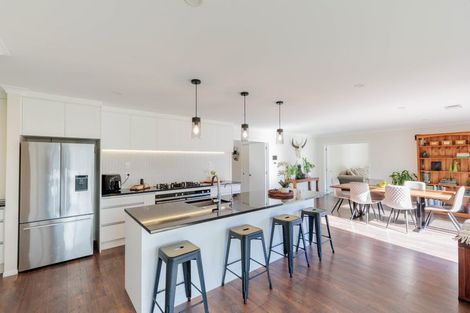 Photo of property in 33 Rochdale Drive, Churton Park, Wellington, 6037