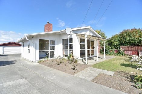 Photo of property in 25 Liverton Crescent, Bishopdale, Christchurch, 8053