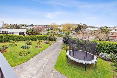 Photo of property in 9 Ross Grove, Paraparaumu, 5032