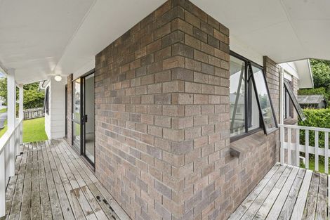 Photo of property in 4 Mayfair Place, Westown, New Plymouth, 4310