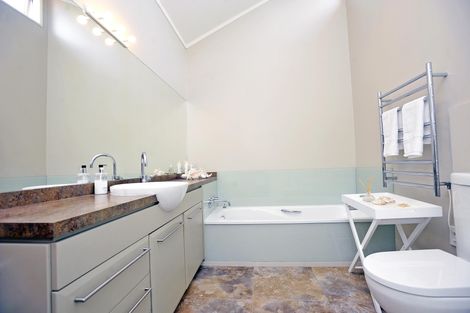 Photo of property in 19 Haronga Road, Inner Kaiti, Gisborne, 4010