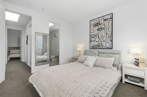 Photo of property in De Vere Apartments, 1/23 Tennyson Street, Te Aro, Wellington, 6011