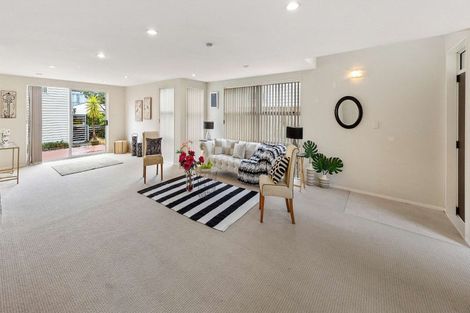 Photo of property in 172 Porchester Road, Takanini, 2112