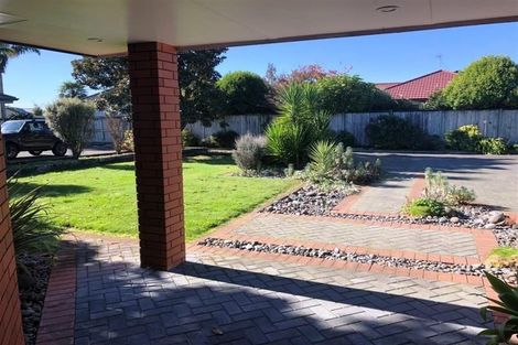 Photo of property in 11 Greenough Place, Rototuna, Hamilton, 3210