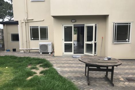 Photo of property in 15 Pine Terrace, Howick, Auckland, 2014