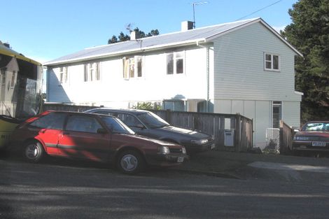 Photo of property in 13-13b Worcester Place, Cannons Creek, Porirua, 5024