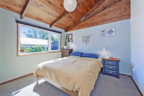 Photo of property in 16 Ensors Place, Waikuku Beach, 7402