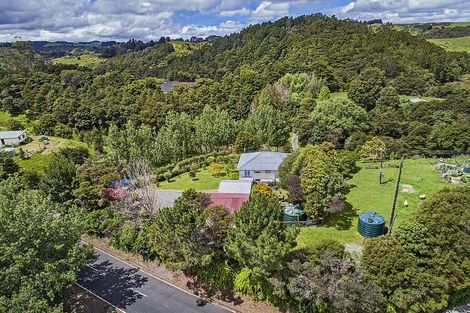 Photo of property in 37 Pahi Road, Paparoa, 0571