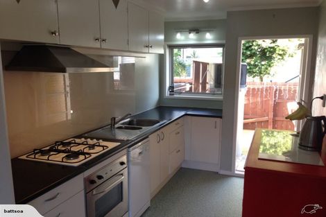 Photo of property in 2/105a Wallace Road, Papatoetoe, Auckland, 2025