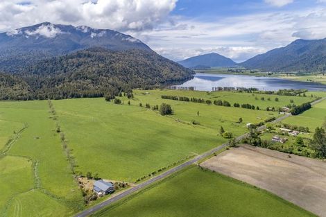 Photo of property in 2568 Lake Brunner Road, Inchbonnie, Kumara, 7875