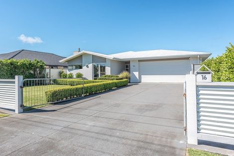 Photo of property in 16 Egmont Street, Patea, 4520