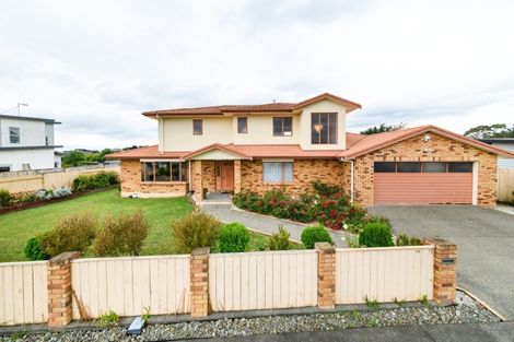 Photo of property in 12 Silkwood Place, Fitzherbert, Palmerston North, 4410