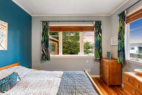 Photo of property in 18 Derwent Crescent, Titirangi, Auckland, 0604