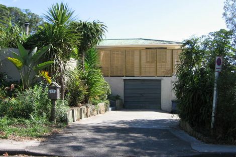Photo of property in 17 Cleve Road, Green Bay, Auckland, 0604