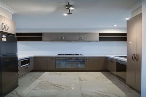 Photo of property in 100 Flat Bush School Road, Flat Bush, Auckland, 2019