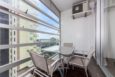 Photo of property in Proximity Apartments, 402/17 Osterley Way, Manukau, Auckland, 2104
