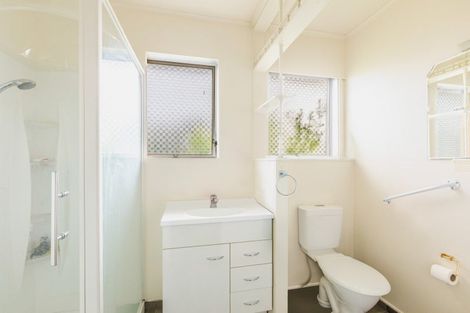 Photo of property in 2/70 Meeanee Road, Taradale, Napier, 4112