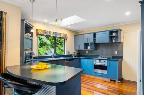 Photo of property in 8 Fernridge Way, Tirohanga, Lower Hutt, 5010