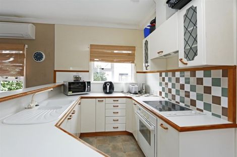 Photo of property in 77 Dixon Avenue, Hawera, 4610