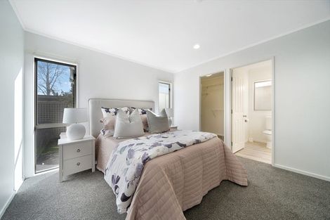 Photo of property in 8 Lockington Avenue, Henderson, Auckland, 0612