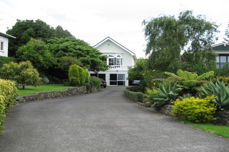 Photo of property in 26 Kiwi Esplanade, Mangere Bridge, Auckland, 2022