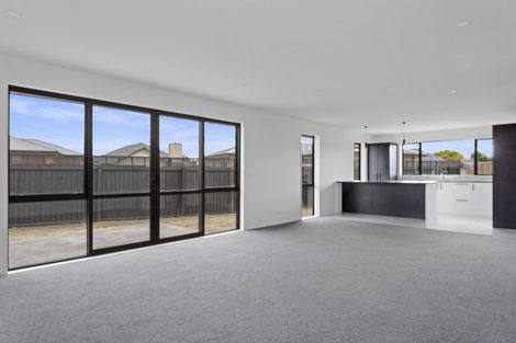 Photo of property in 12 Deans Place, Amberley, 7410