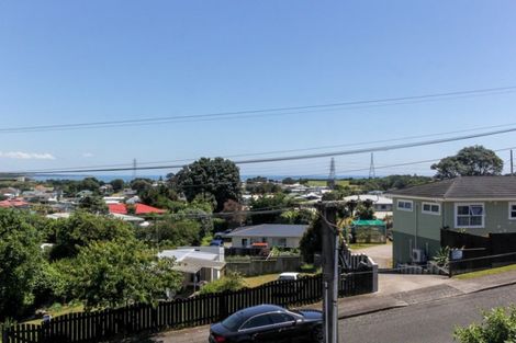 Photo of property in 2/4 Scott Street, Moturoa, New Plymouth, 4310