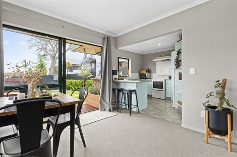 Photo of property in 17 Rosehill Place, Nawton, Hamilton, 3200