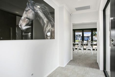 Photo of property in 35 Tulip Drive, Cambridge, 3434