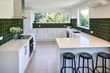 Photo of property in 25 Corlett Road, Plimmerton, Porirua, 5026