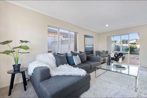 Photo of property in 18 Villino Place, Randwick Park, Auckland, 2105