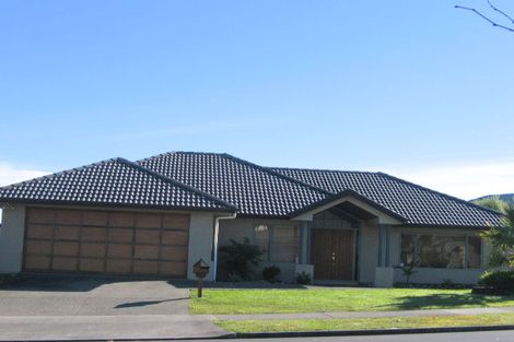 Photo of property in 4 John Brooke Crescent, East Tamaki Heights, Auckland, 2016